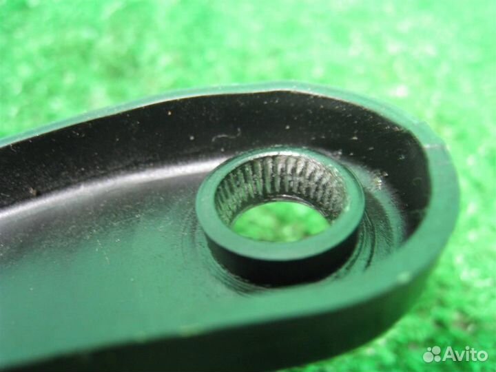 Поводок стеклоочистителя левый Ford Focus 2 (CB4)