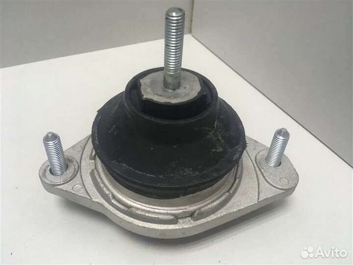 Опора двигателя Audi 80/90 B3 1986-1991 119E