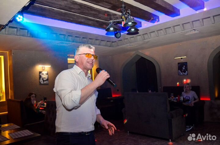 Певец. Гитарист. Песни под гитару