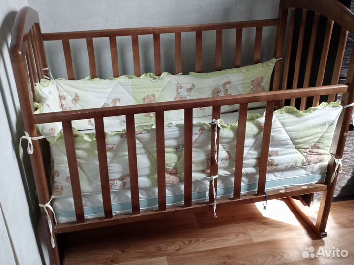 Детская кроватка