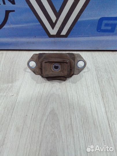 Кронштейн опора крепления кпп коробки передач Rena