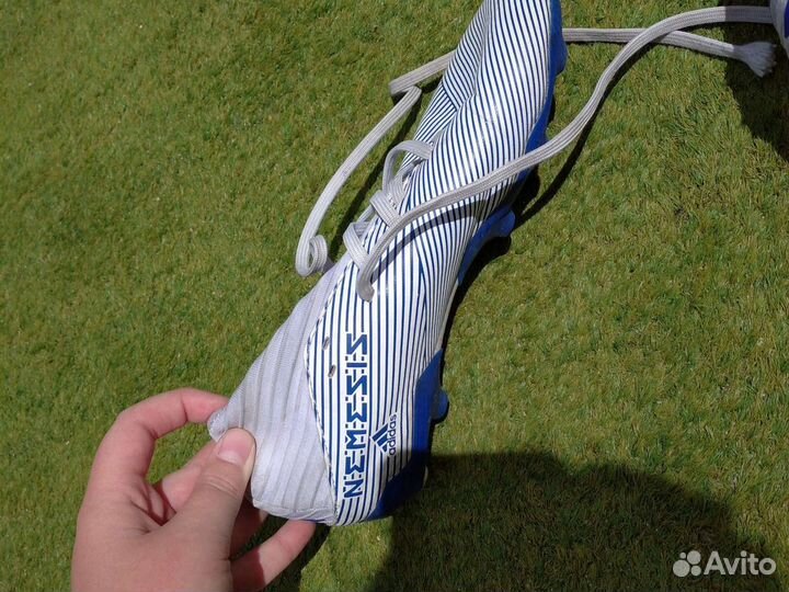 Футбольные бутсы adidas nemeziz