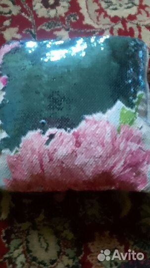 Декоративные подушки с пайетками