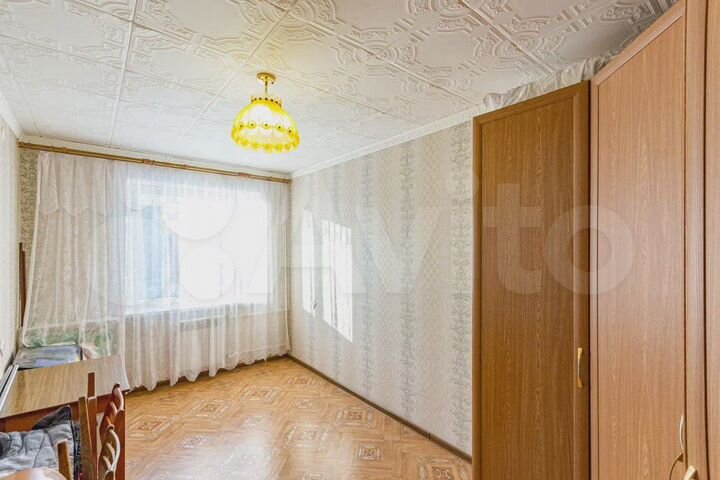 3-к. квартира, 64 м², 1/3 эт.