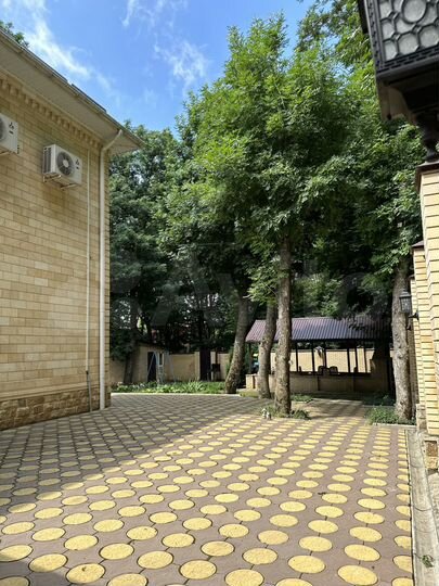 Дом 313 м² на участке 9 сот.