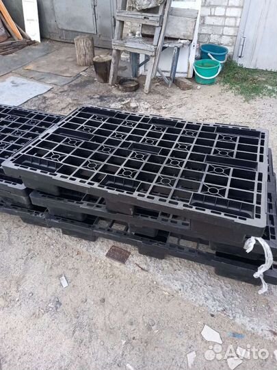 Пластиковые поддоны