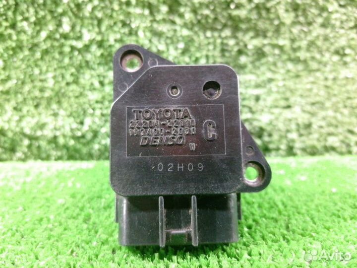 Датчик расхода воздуха Toyota Wish ZNE14 1ZZ-FE