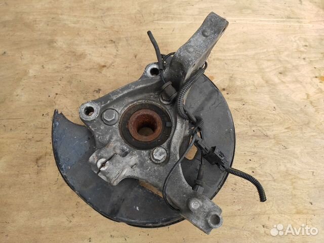 Кулак поворотный правый со ступицей Opel Insignia