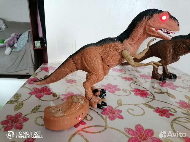 Тиранозавр Рекс с пультом