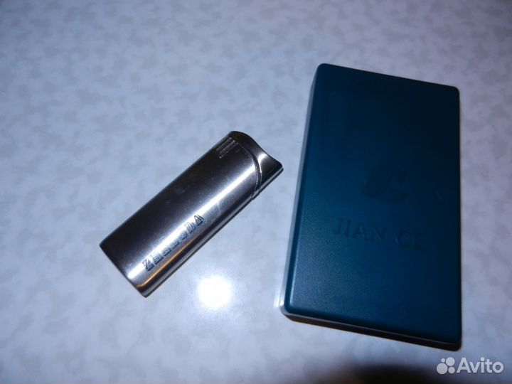 Зажигалка в подарочной коробке