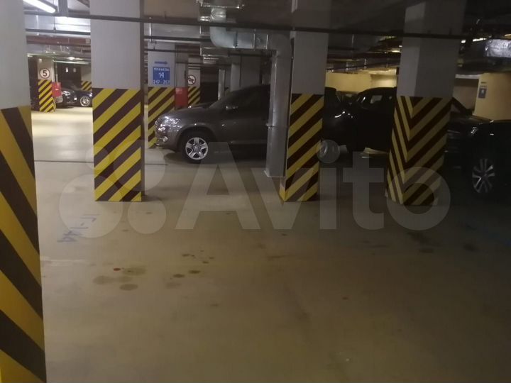 Машиноместо, 25 м²