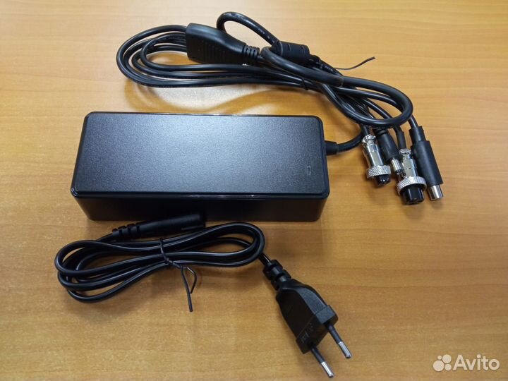 Зарядное устройство 42 V 2А мультиконнектор