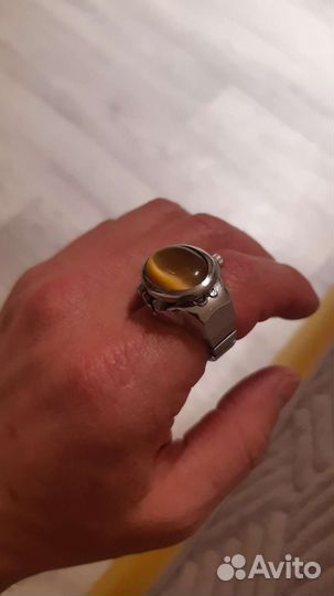 Часы перстень