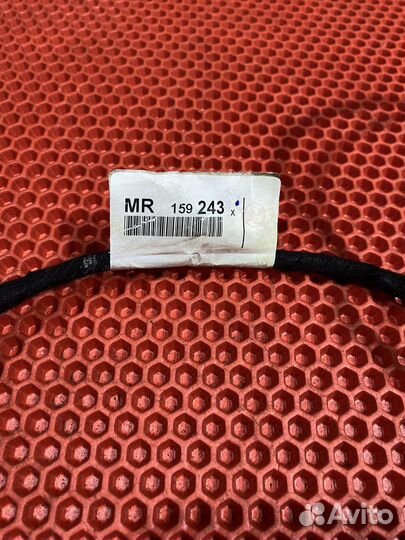 Коса задней двери Mitsubishi Carisma под Эсп