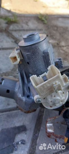 Замок зажигания toyota corolla E15 RAV 4 auris