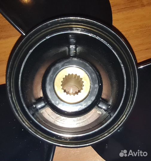 Винт правого вращения volvo SX (3X15 1/4X19)