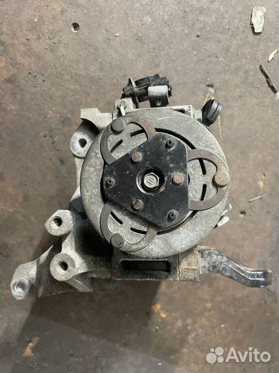 Компрессор кондиционера 73111fg002