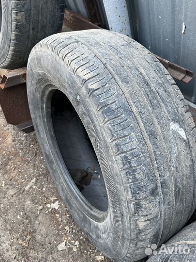 Michelin Latitude Tour HP 215/65 R16