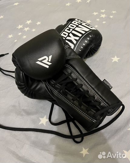 Боксерские перчатки 10 oz