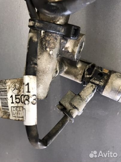 Топливная рампа с форсунками Mercedes W204 w212 E