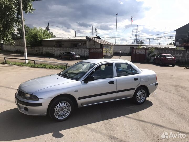 Mitsubishi Carisma 1.6 МТ, 2003, 280 000 км