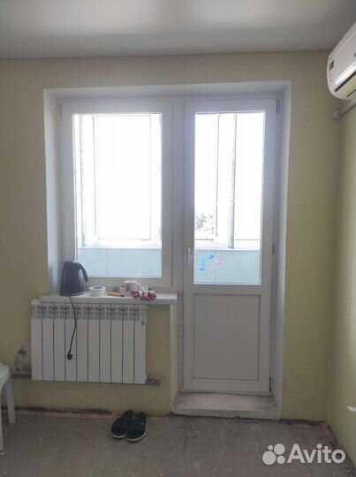 Пластиковая дверь