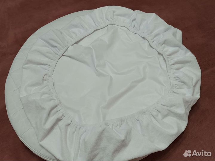 Матрас круглый и простынь на резинке