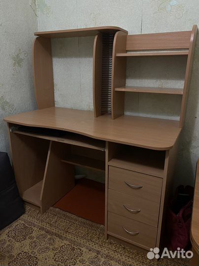 Компьютерный стол