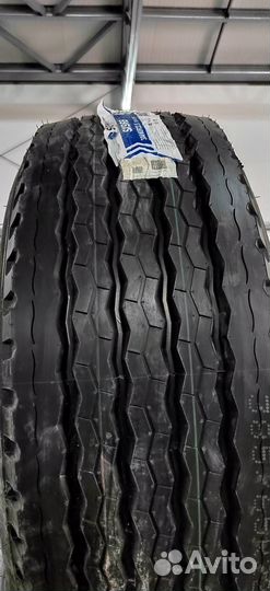 Шины грузовые 385 65 22.5 4 дорожки на полуприцеп