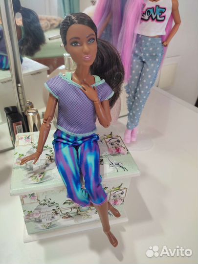 Барби Джун на теле Лукс петит