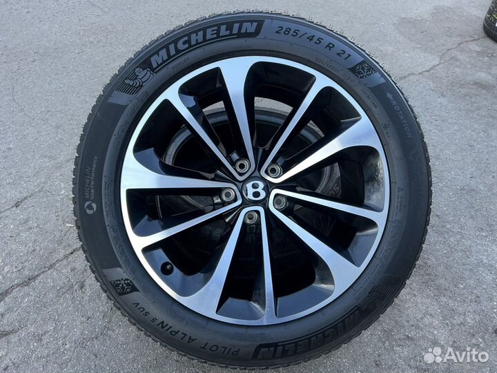 Колеса на Bentley Bentayga R21 оригинал