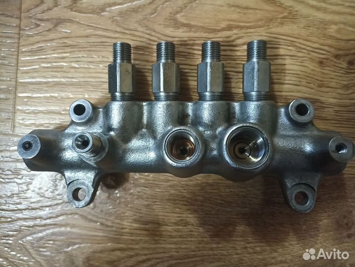 Рампа топливная Isuzu NQR75 4HK1