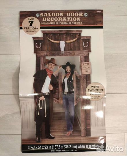 Фотозона / двери в салун