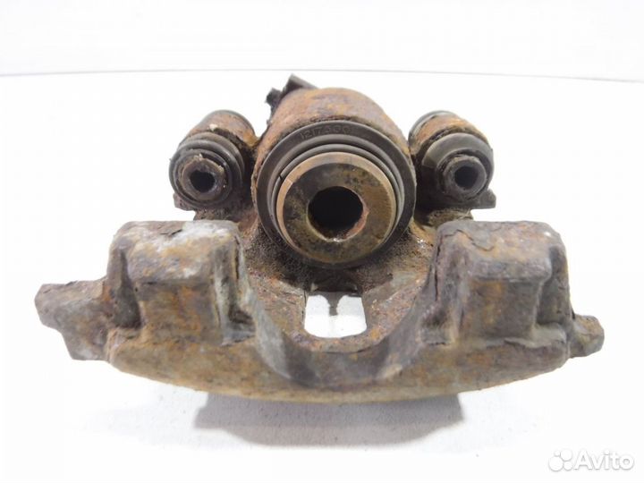 Суппорт передний левый Chrysler 300M