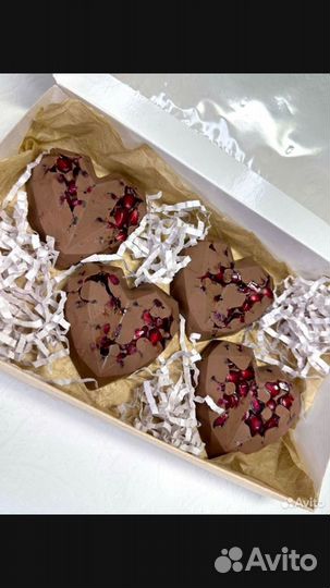 Сладкий подарок, гранат в шоколаде