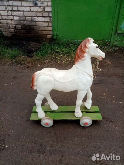 Игрушка Конь снежок