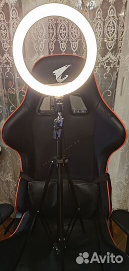 Кольцевая лампа KissFashion 26см