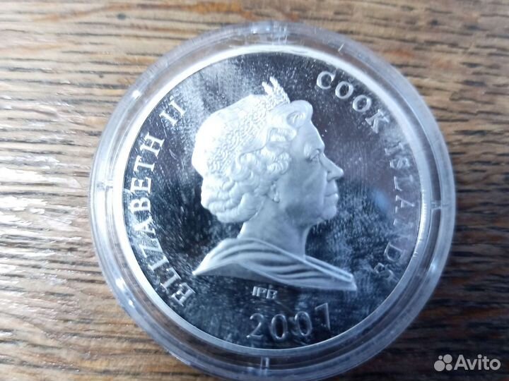 Редкая монета 3 Д Эйфелевой башни