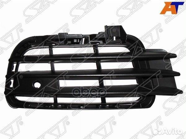 Решетка в бампер VW touareg 11-14 RH stvw62000G