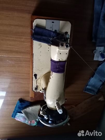 Швейная машина Jirra