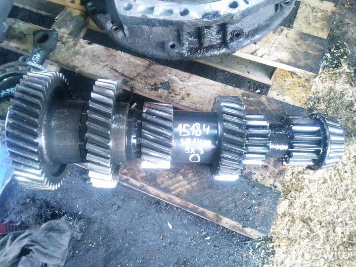 Вал кпп промежуточный Volvo F12 F10 FH12