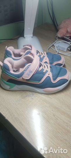 Кроссовки для девочки