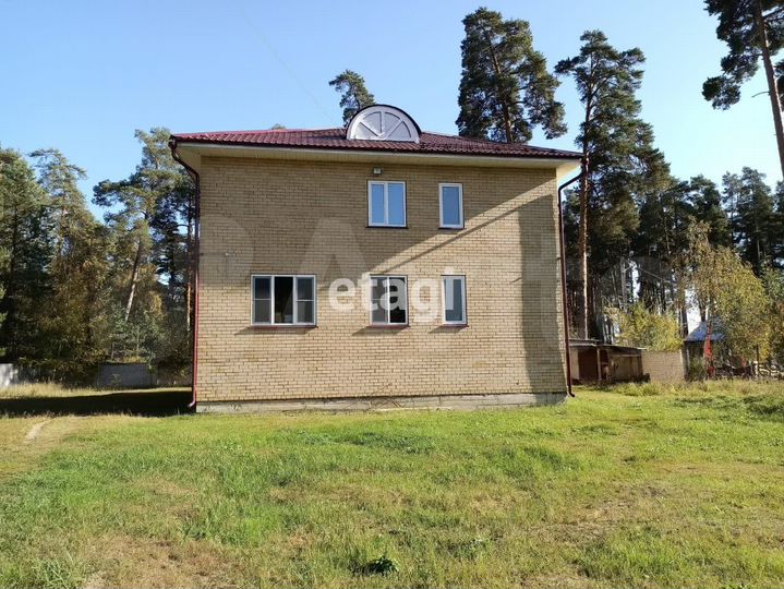 Дом 254 м² на участке 15 сот.