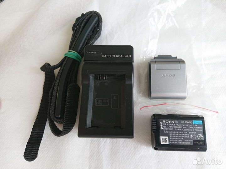 Sony nex 3/5 - аккумулятор, з/у, вспышка, ремень