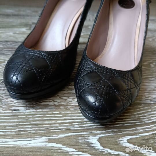 Кожаные туфли Alla Pugachova 38 р