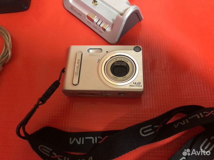 Компактный фотоаппарат Casio Exilim