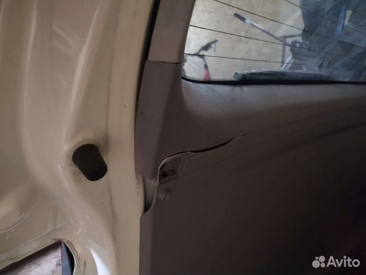 Задняя дверь Toyota alphard