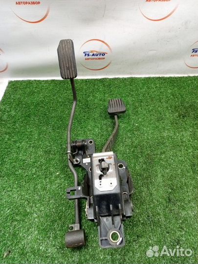 Педальный узел Chevrolet Lacetti хетчбек 1.6 F16D3