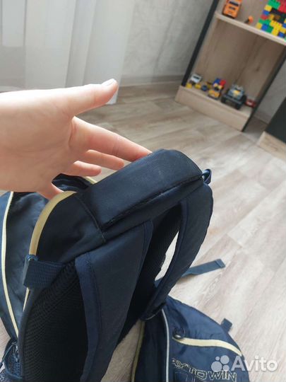 Рюкзак школьный