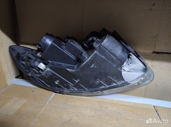 Фара битая левая Hyundai Santa Fe